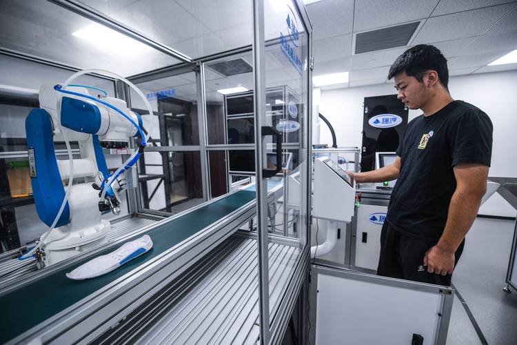 3D视觉赋能 千岛湖畔的机器人研发新浪潮